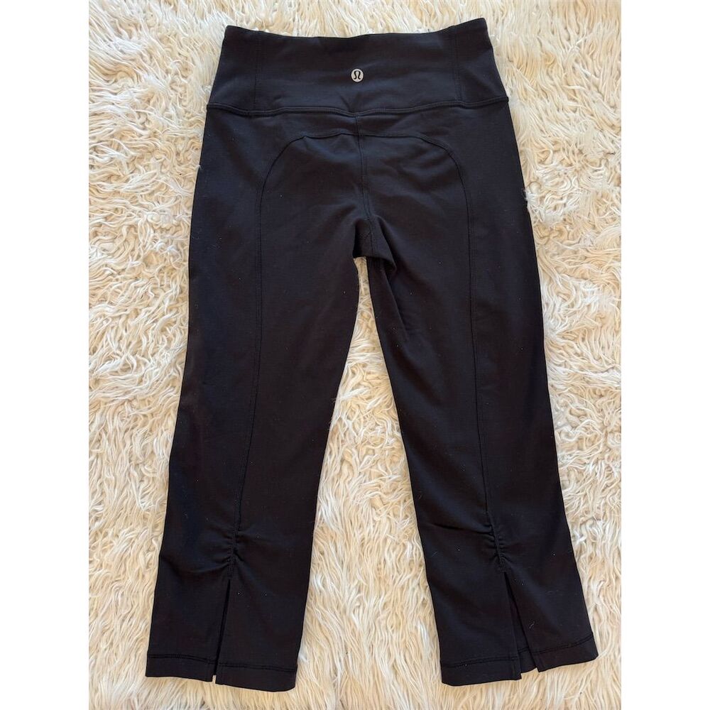 Lululemon Women's Black Cropped Leggings Size 2 Yoga Running Activewear Luon